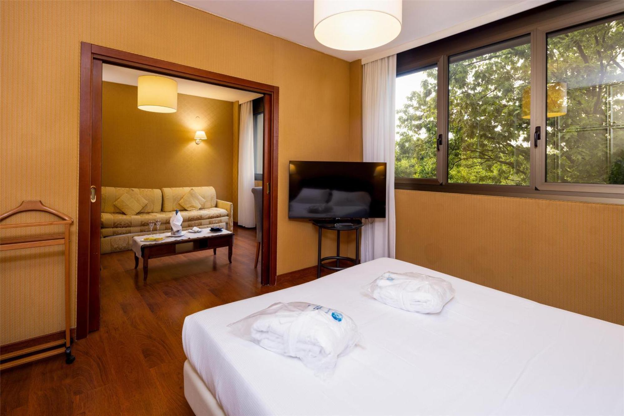 Western Air Linate 4*
