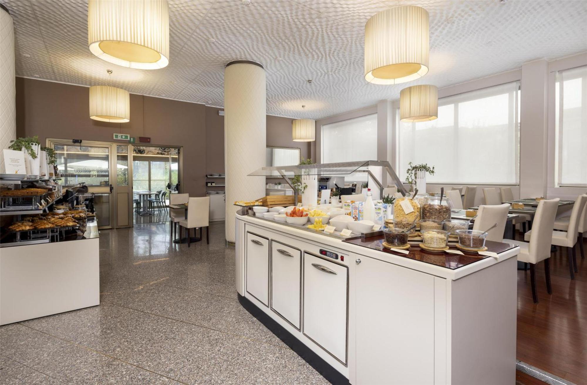 Western Air Linate 4*