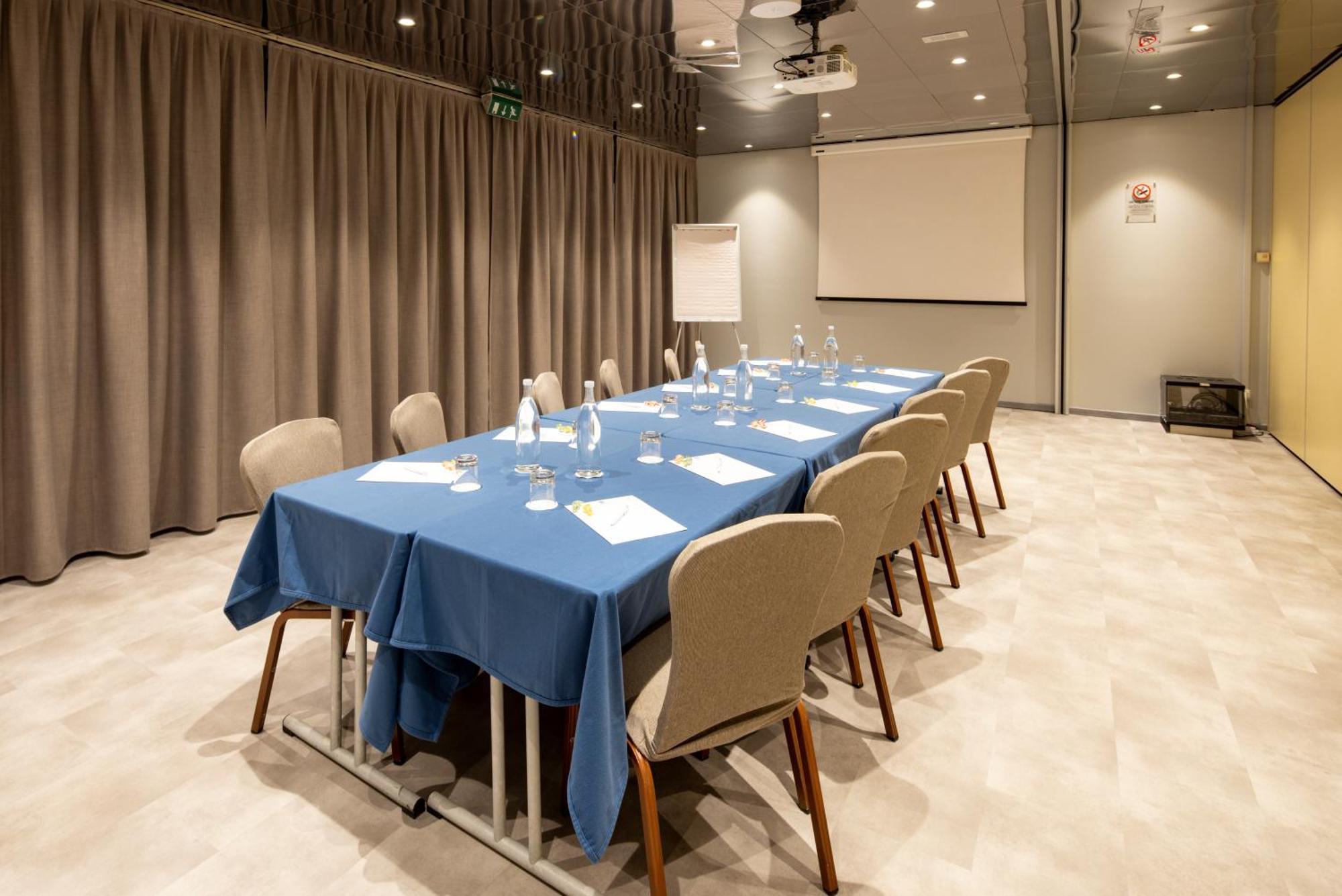 Western Air Linate 4*