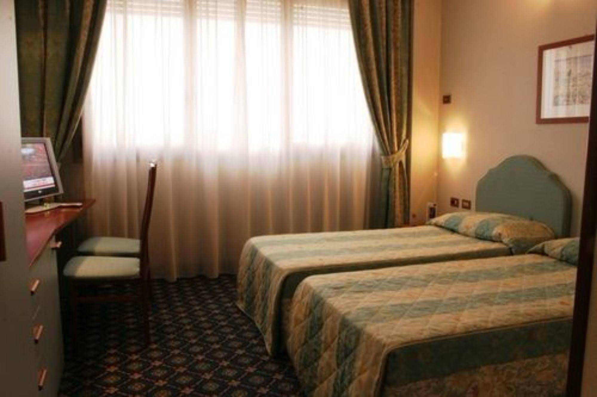Hotel Western Air Linate 4*